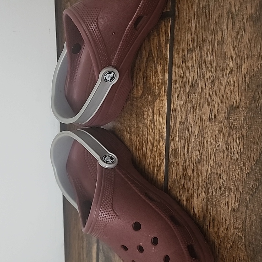 Texas A&M Aggie Maroon Silver Crocs Size XL Men 10-11 Women 12-14 - Picture 8 of 8